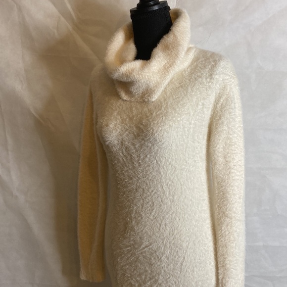 Banana Republic Sweater eyelash cowl neck bodycon creamy white XS - Picture 9 of 9